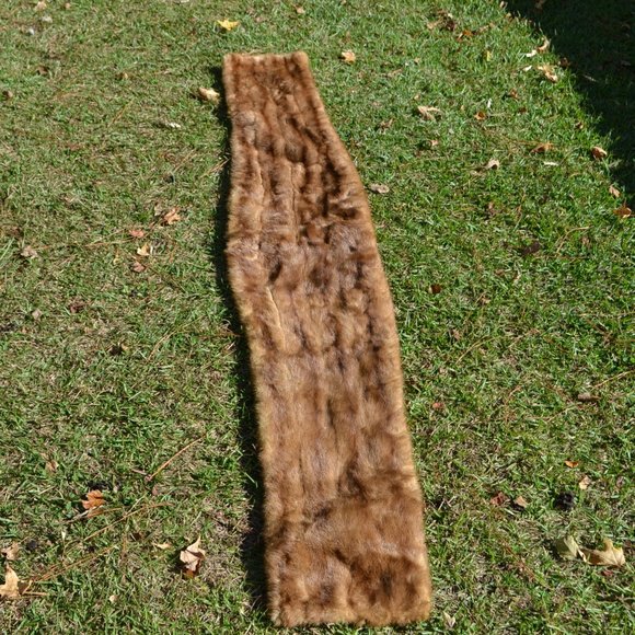A Looker and super long! 1960'S MID CENT SOFT FUR VINTAGE  WOMENS STOLE 78 inch - Picture 3 of 8